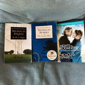 📚Set of 3 paper back  Nicholas Sparks books. 📚